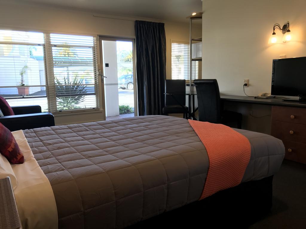Pacific Harbour Motor Inn Гисборн Экстерьер фото