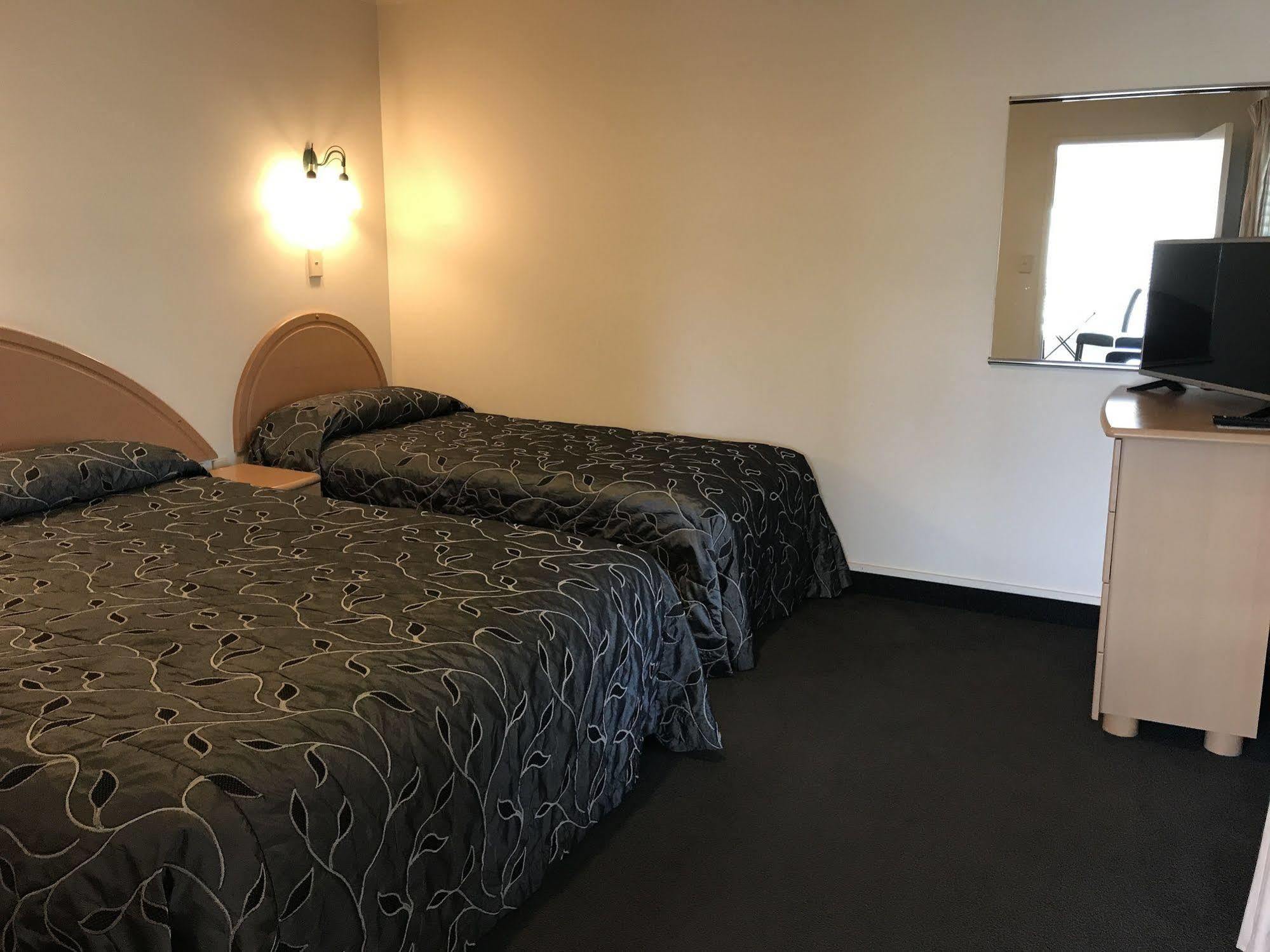 Pacific Harbour Motor Inn Гисборн Экстерьер фото